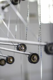 Sicherheitsfaden vor der Einarbeitung ins Substrat
