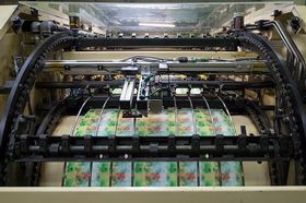 Bogen in der Offsetdruckmaschine