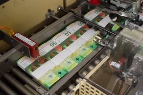 Bündelung von druckfrischen 50-Franken-Noten