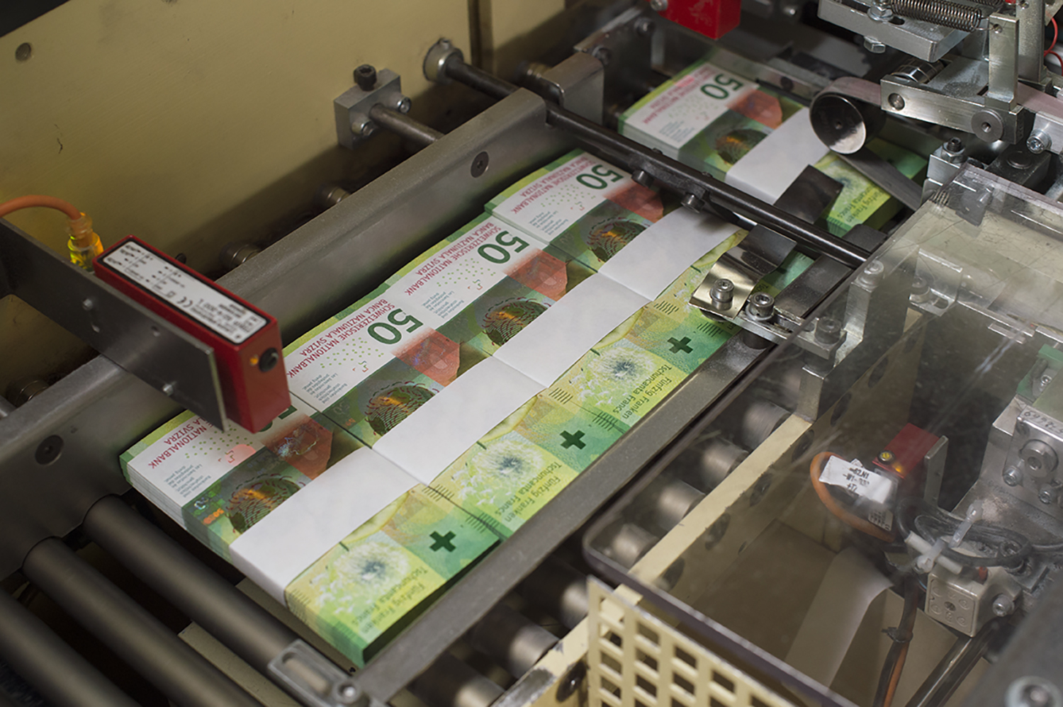 Bundling of freshly printed 50-franc notes